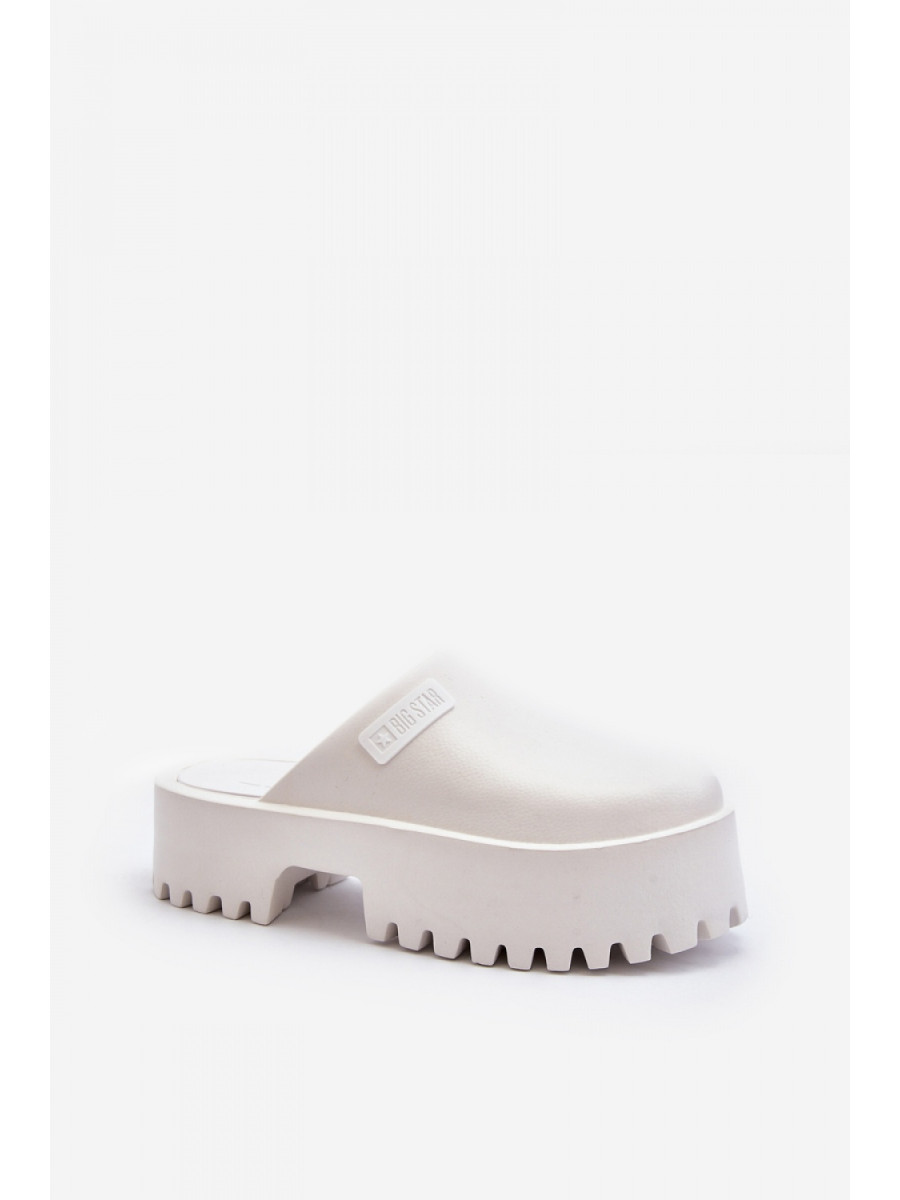 Clacquettes model 194121 Step in style