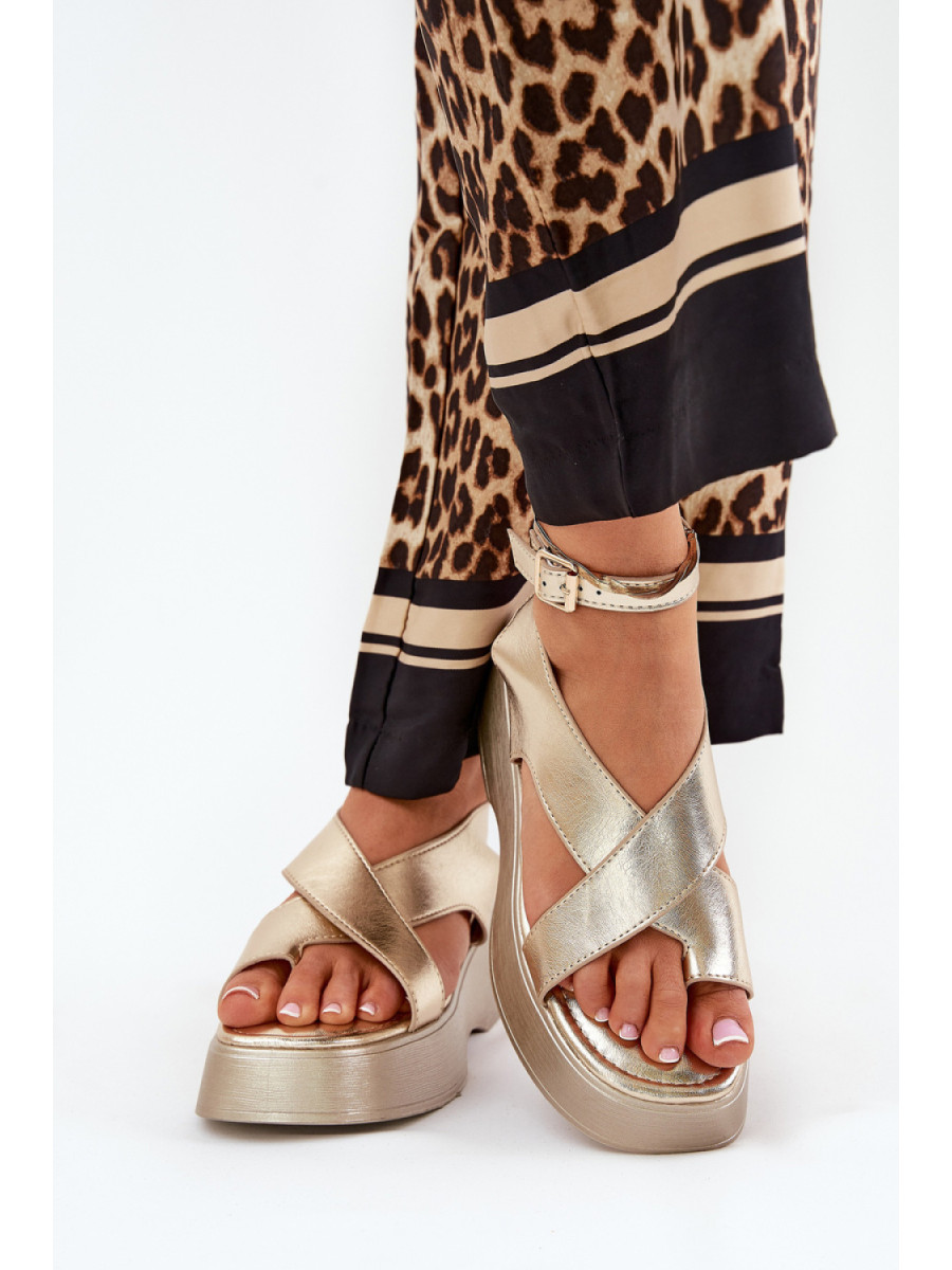 Cothurnes model 209889 Step in style
