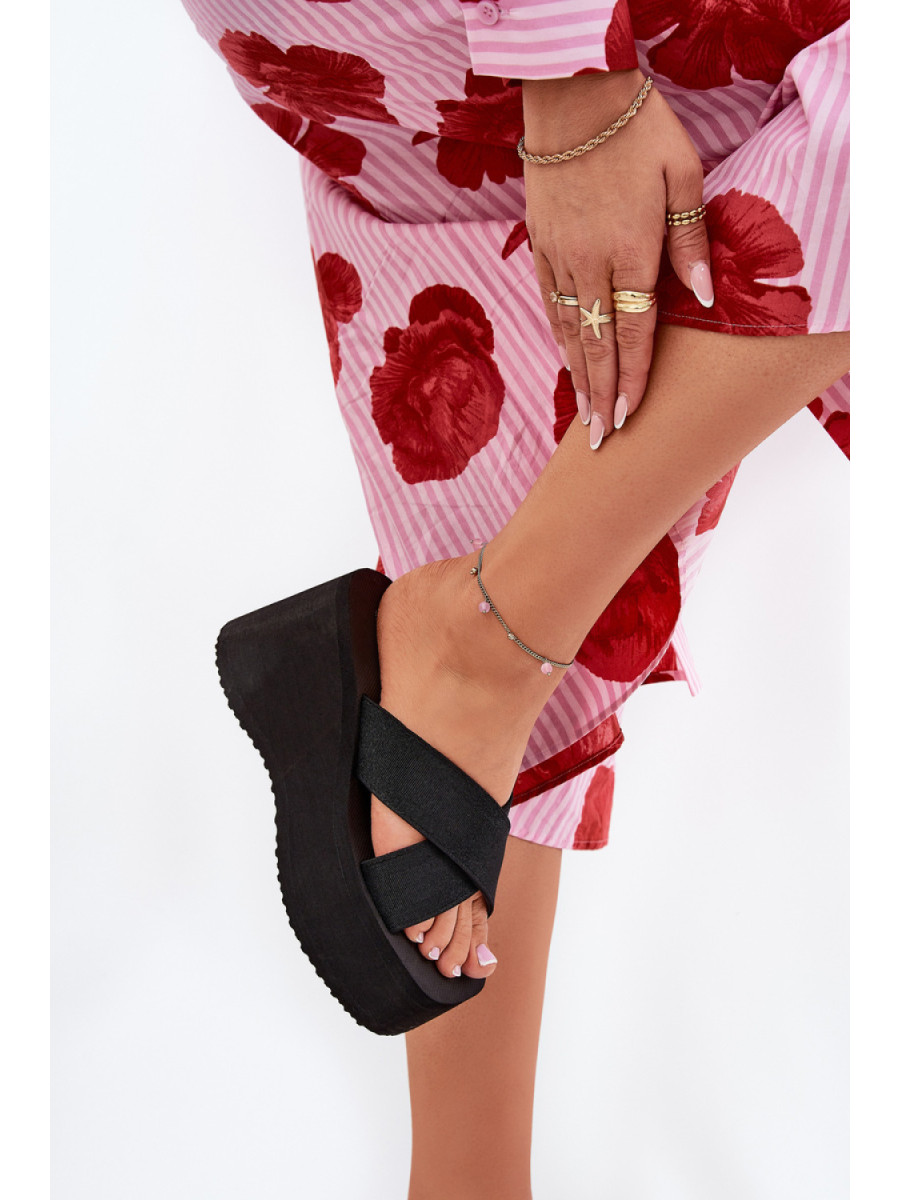 Clacquettes model 210169 Step in style