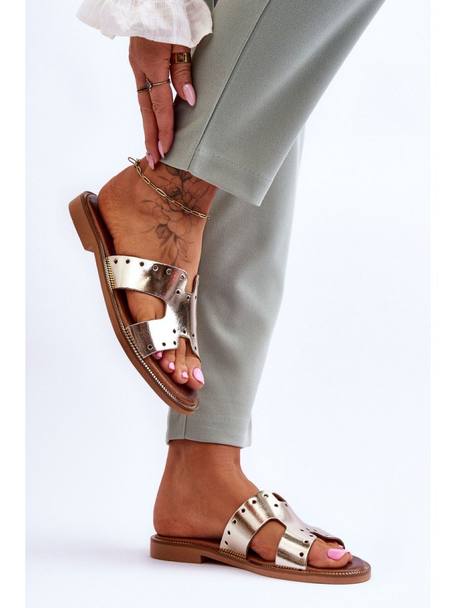 Clacquettes model 179078 Step in style