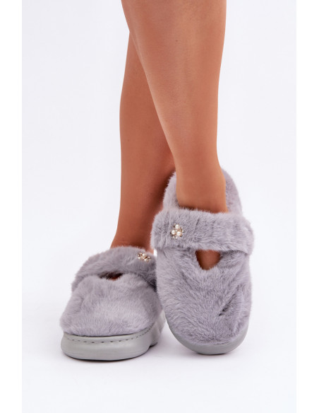 Pantoufles model 204950 Step in style