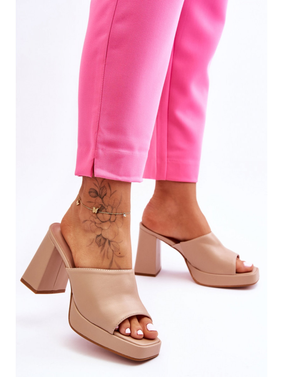 Clacquettes model 181070 Step in style