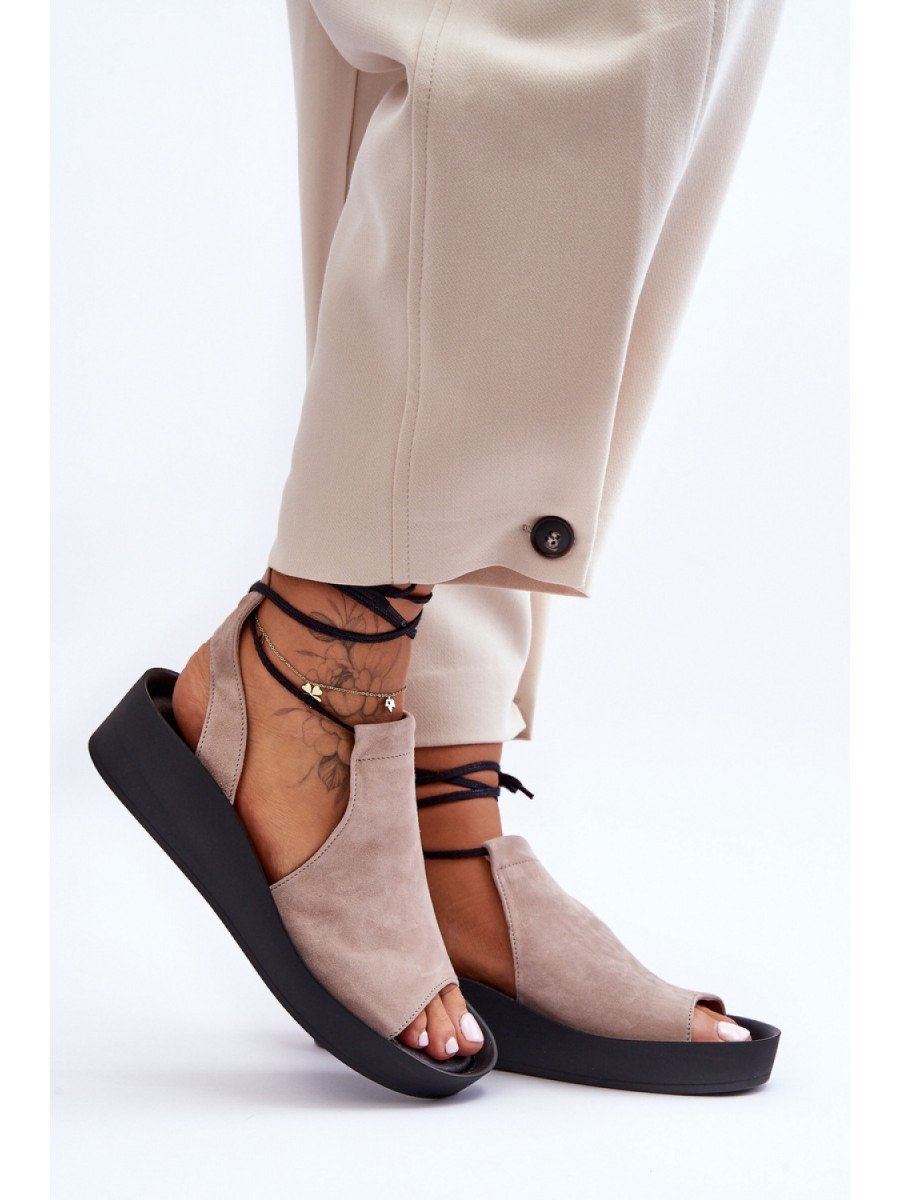 Cothurnes model 181849 Step in style