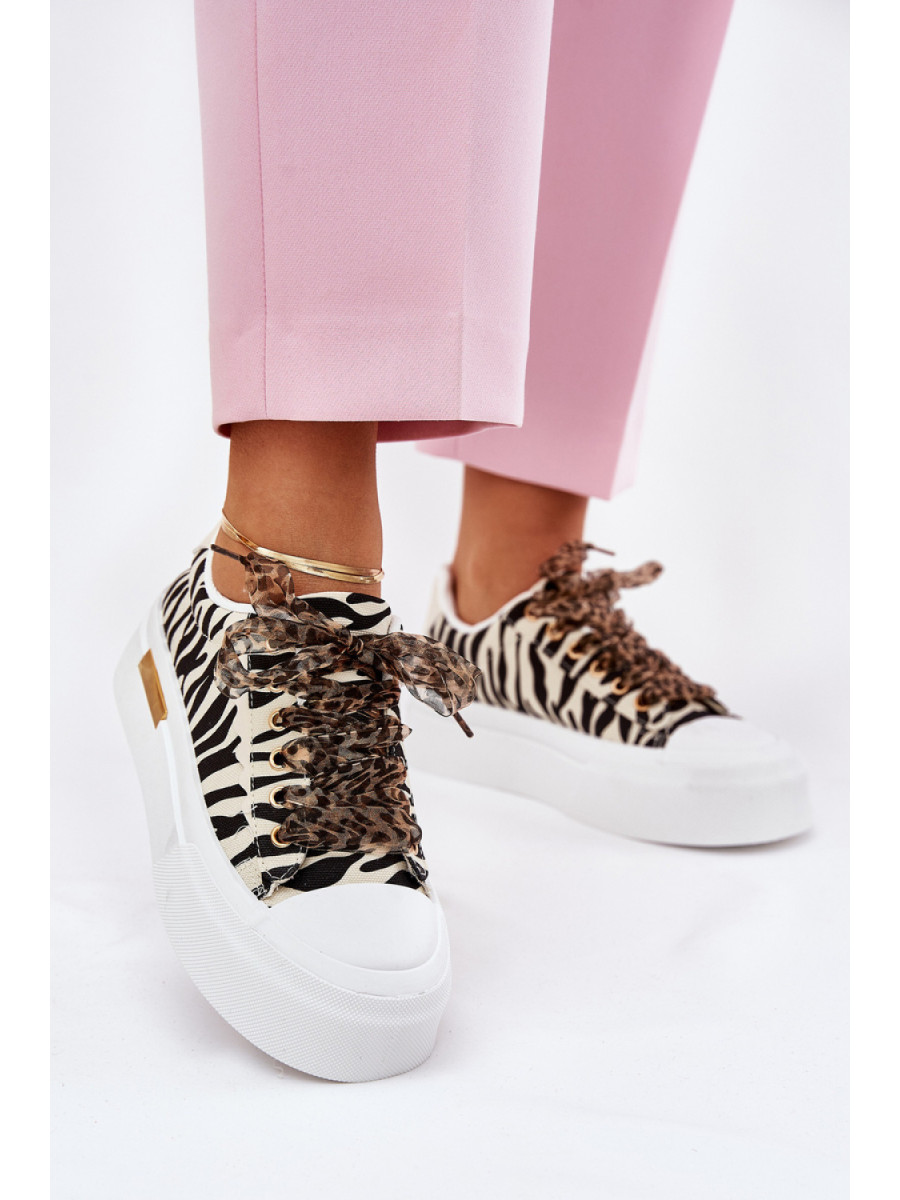 Baskets model 209814 Step in style