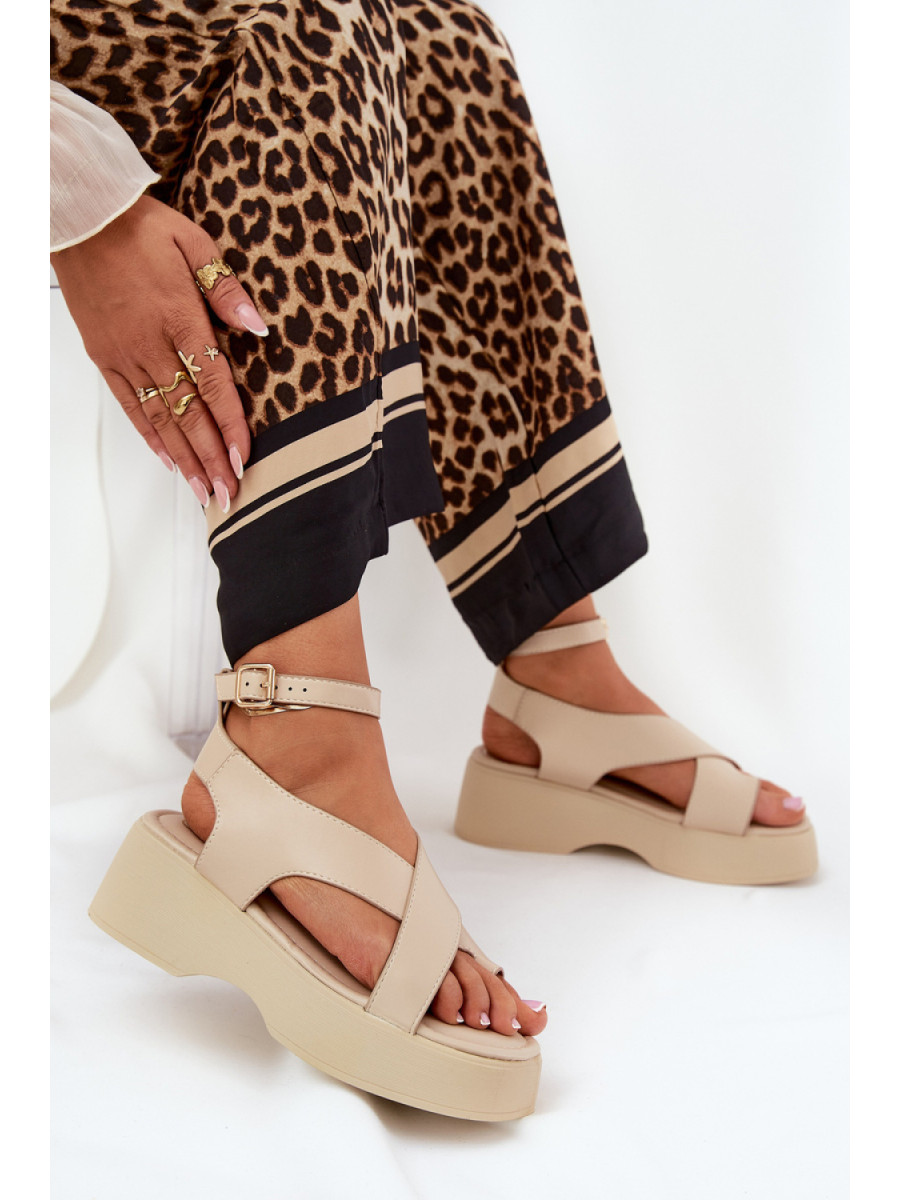Cothurnes model 209890 Step in style