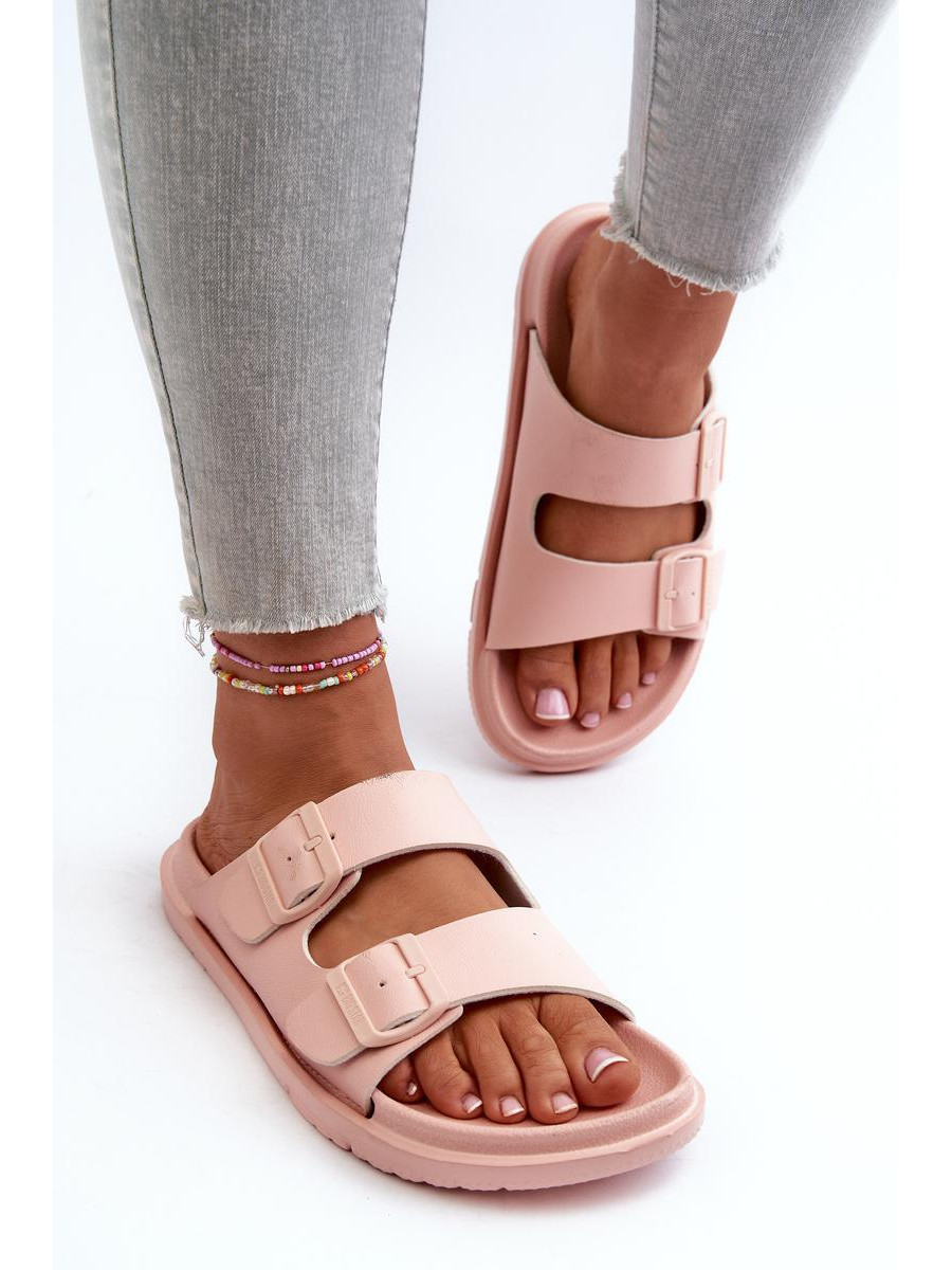 Clacquettes model 197414 Step in style