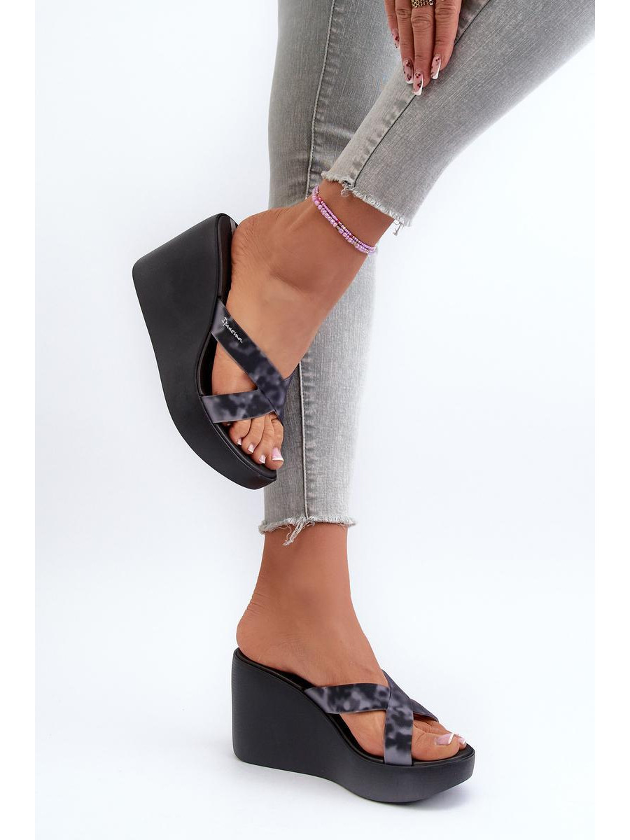 Clacquettes model 197717 Step in style