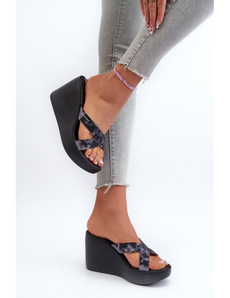 Clacquettes model 197717 Step in style