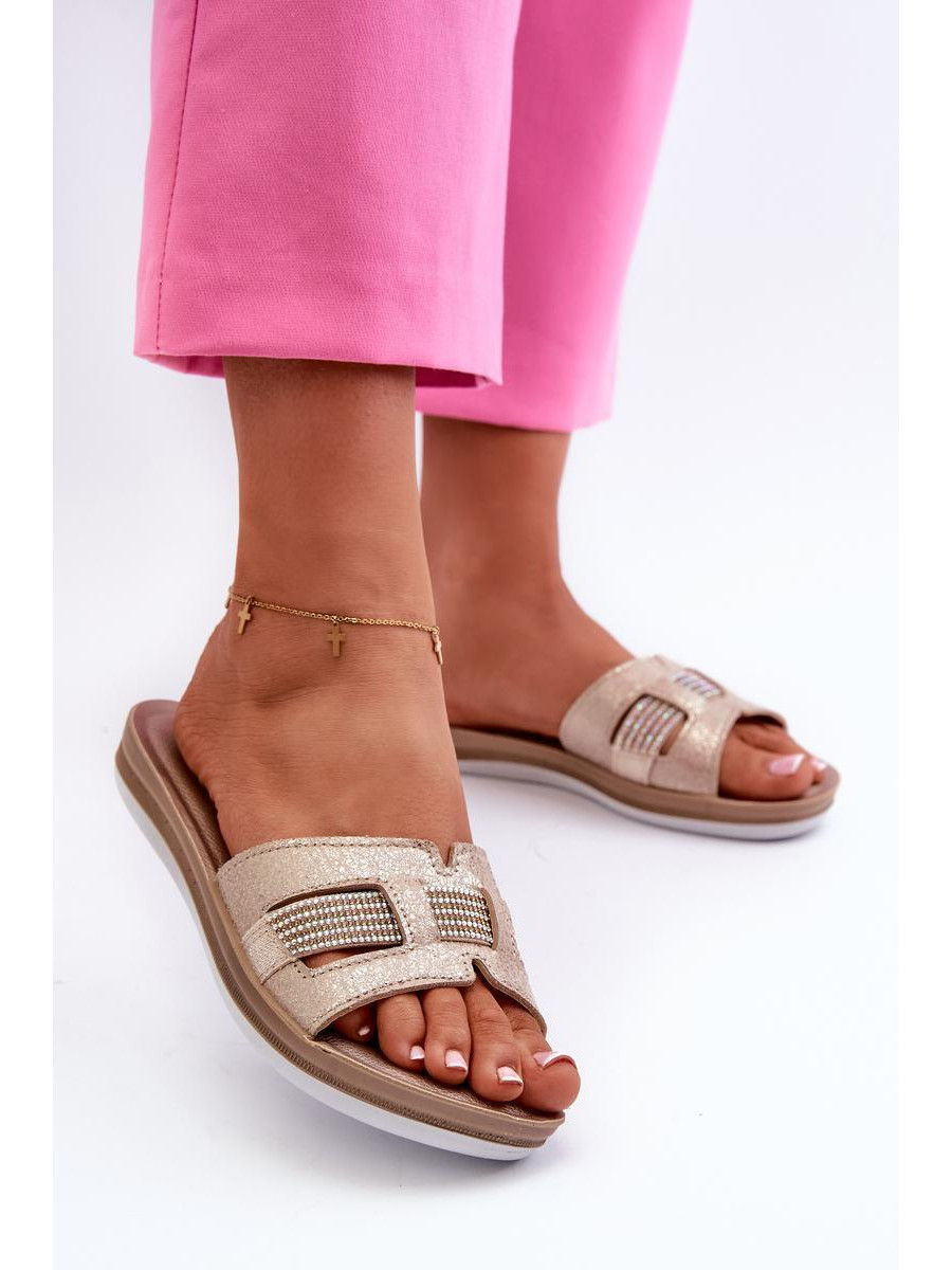 Clacquettes model 198158 Step in style