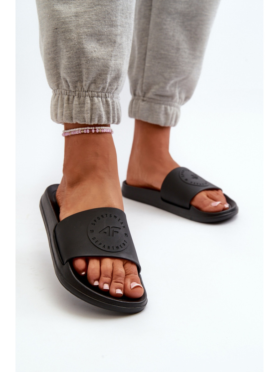 Clacquettes model 198611 Step in style