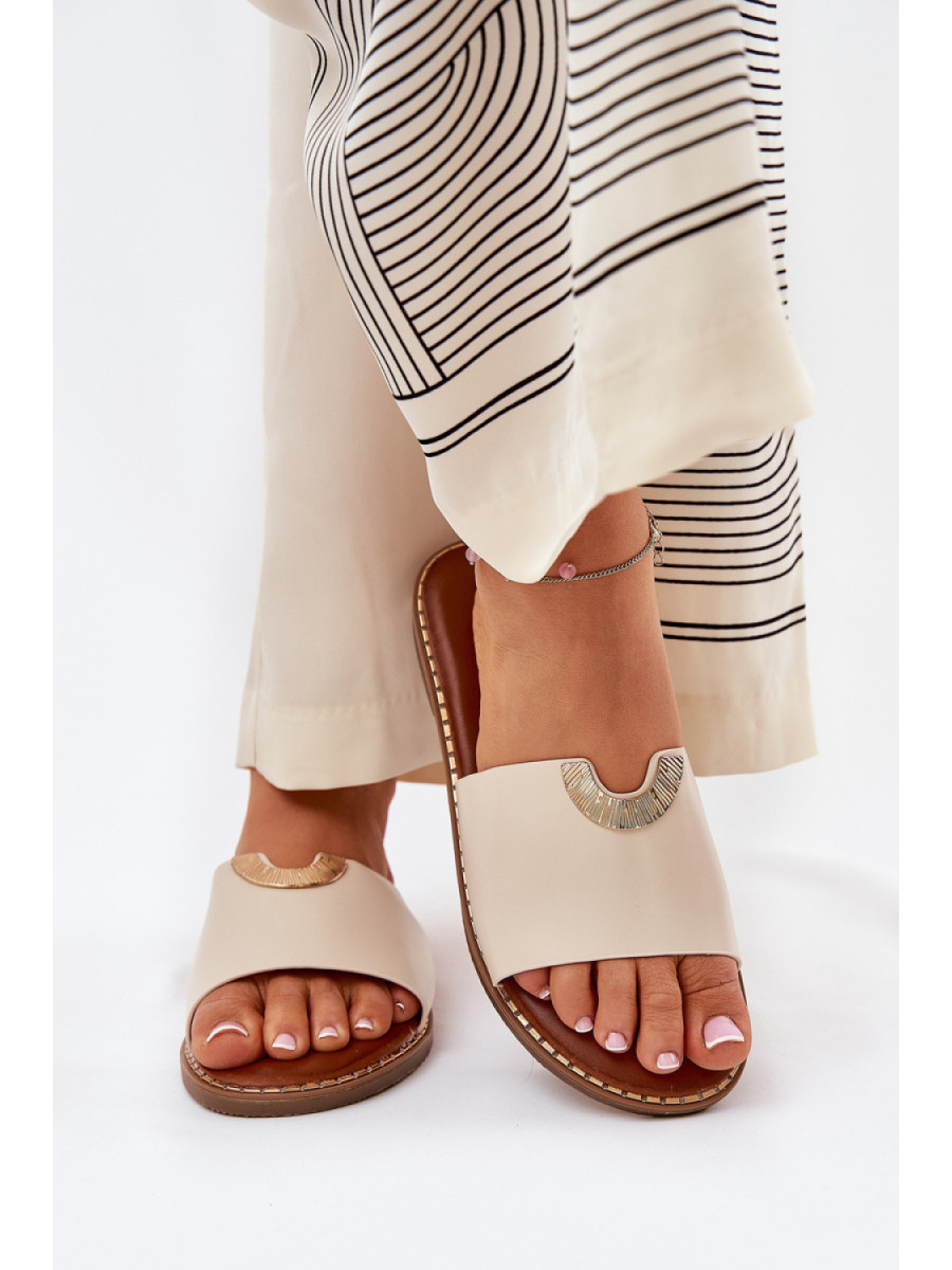 Clacquettes model 211706 Step in style