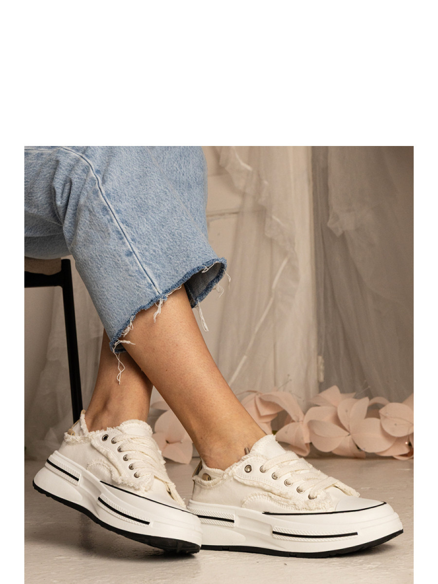 Baskets model 211786 PRIMO