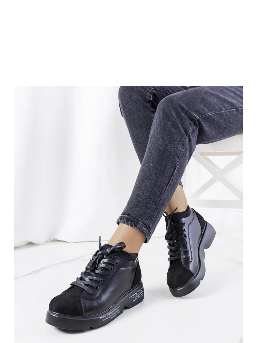 Baskets model 208035 Solea