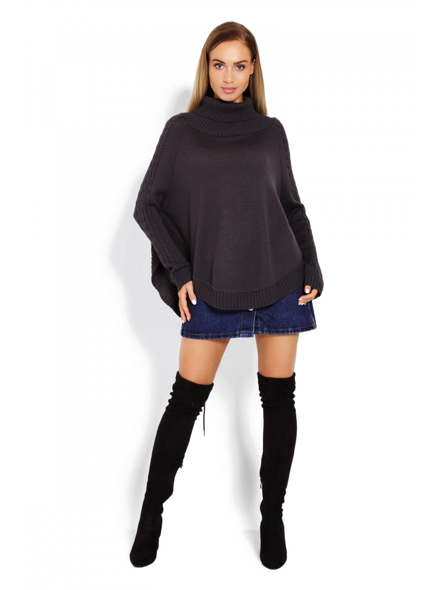 Poncho model 122918 PeeKaBoo