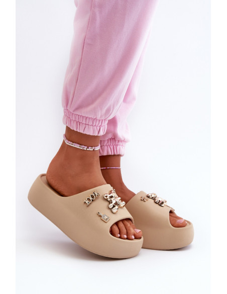 Clacquettes model 198600 Step in style