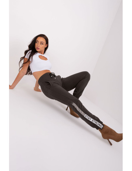 Pantalon survêtement model 211743 Relevance