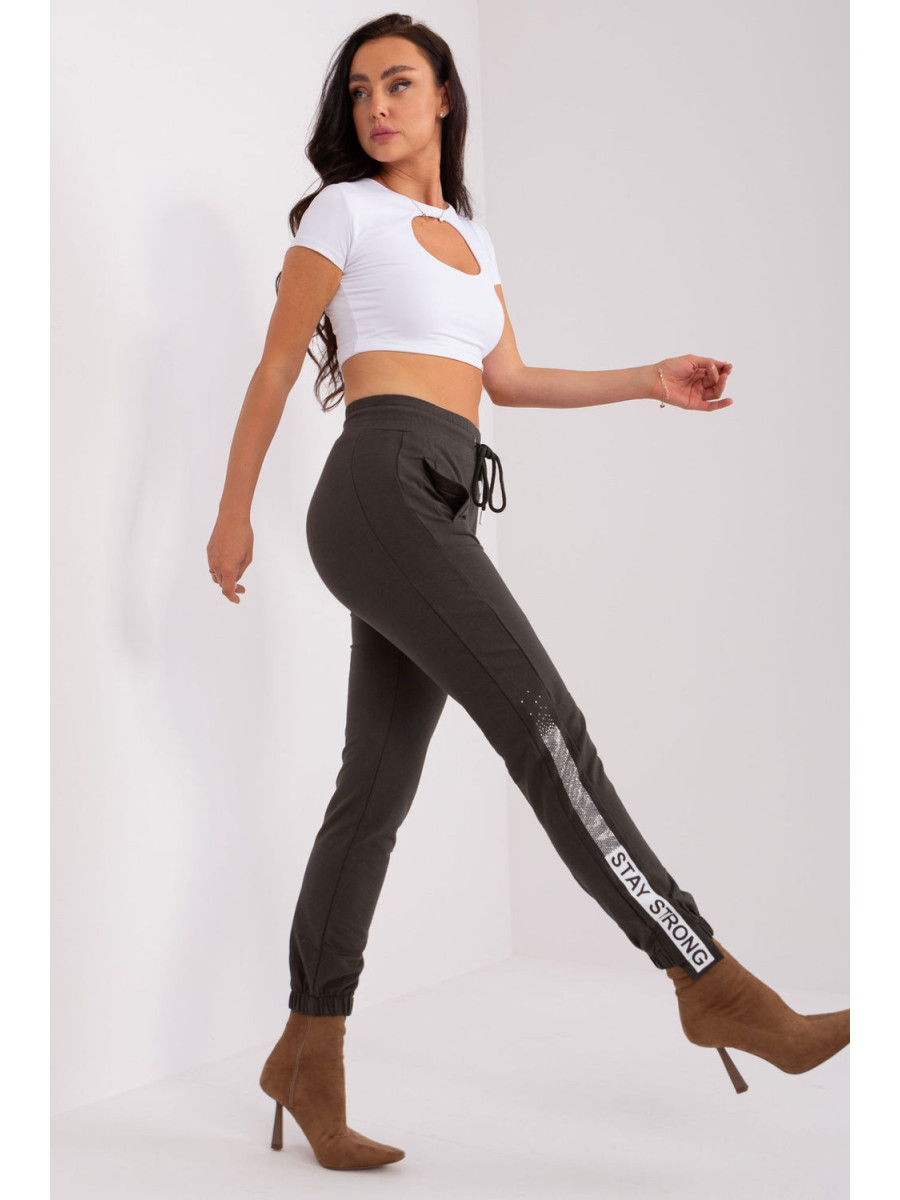 Pantalon survêtement model 211743 Relevance