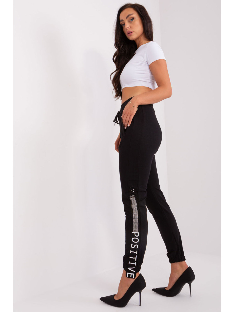Pantalon survêtement model 211745 Relevance