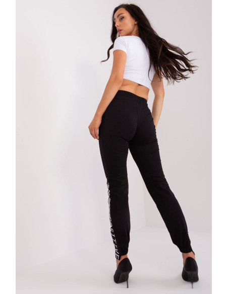Pantalon survêtement model 211745 Relevance