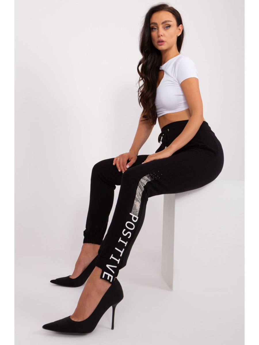 Pantalon survêtement model 211745 Relevance
