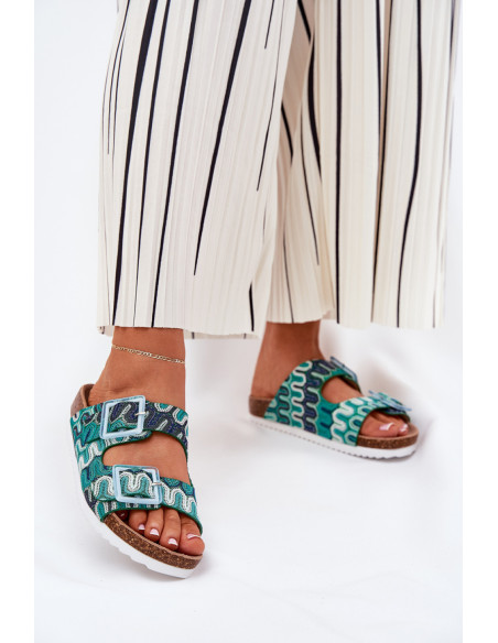 Clacquettes model 211960 Step in style
