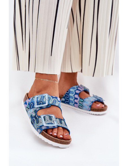 Clacquettes model 211961 Step in style