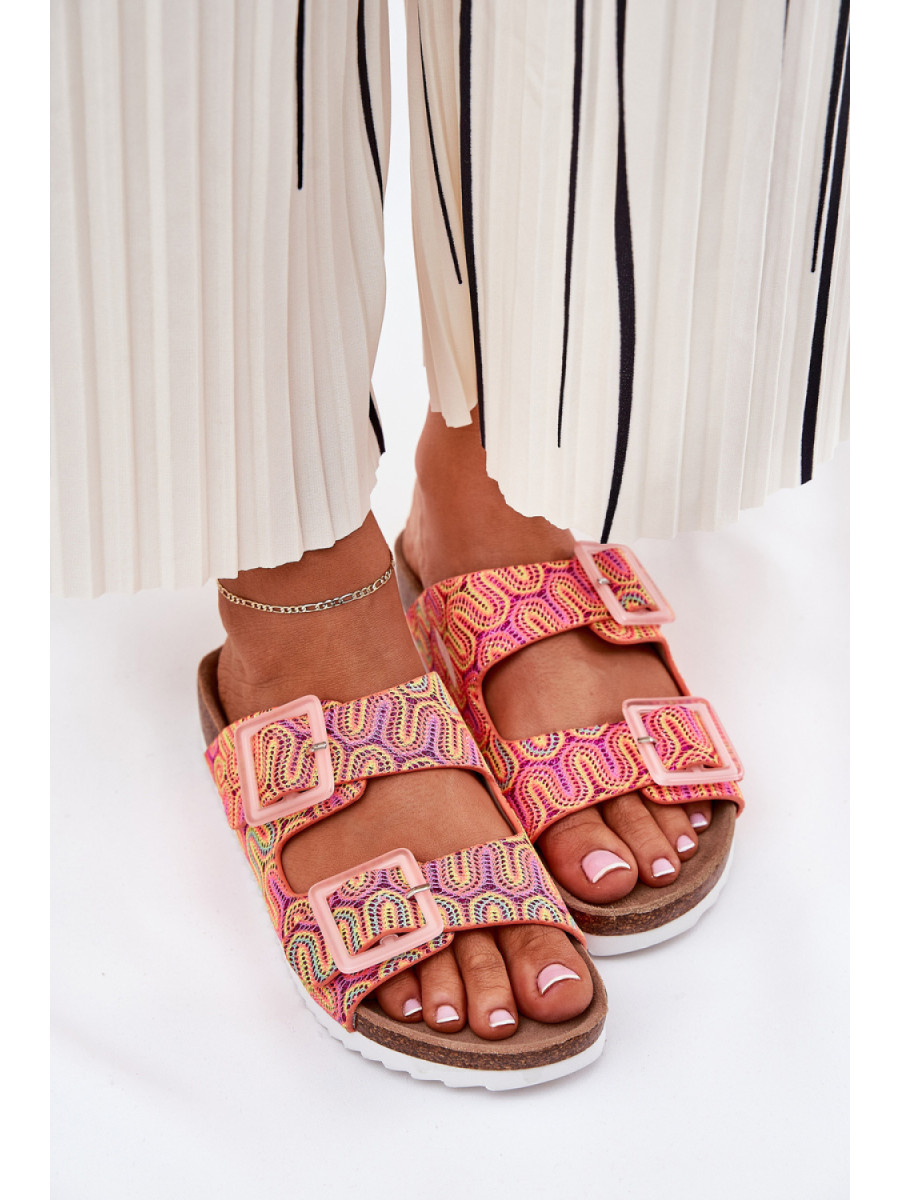 Clacquettes model 211964 Step in style