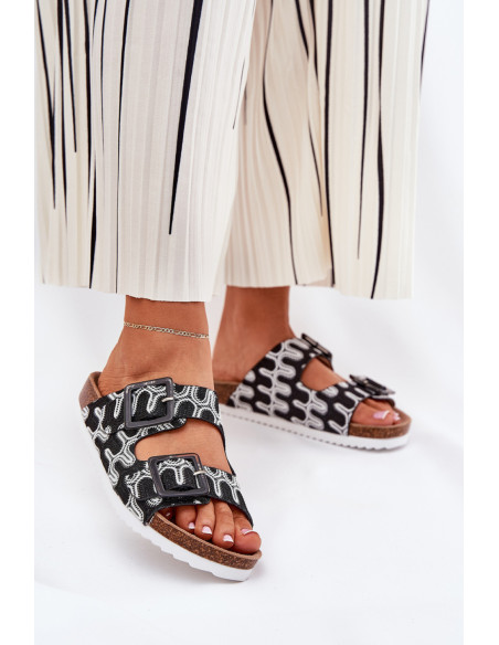 Clacquettes model 211965 Step in style