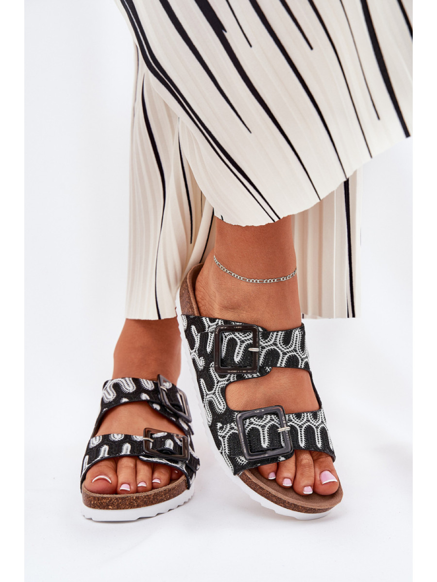 Clacquettes model 211965 Step in style
