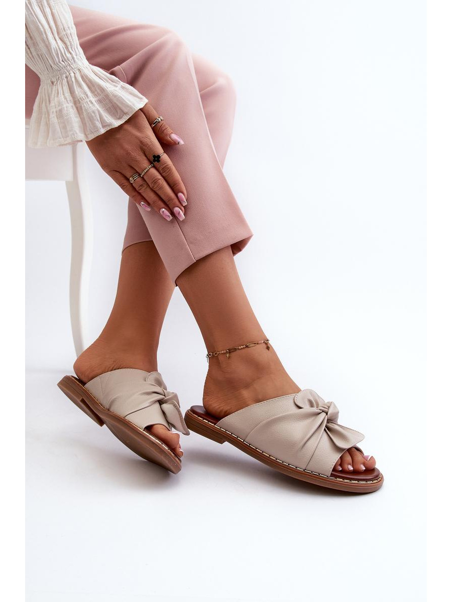 Clacquettes model 196426 Step in style