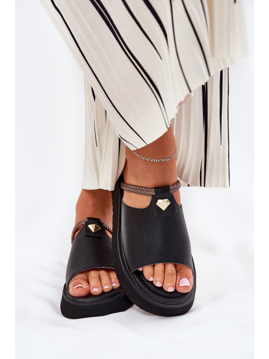 Clacquettes model 211967 Step in style