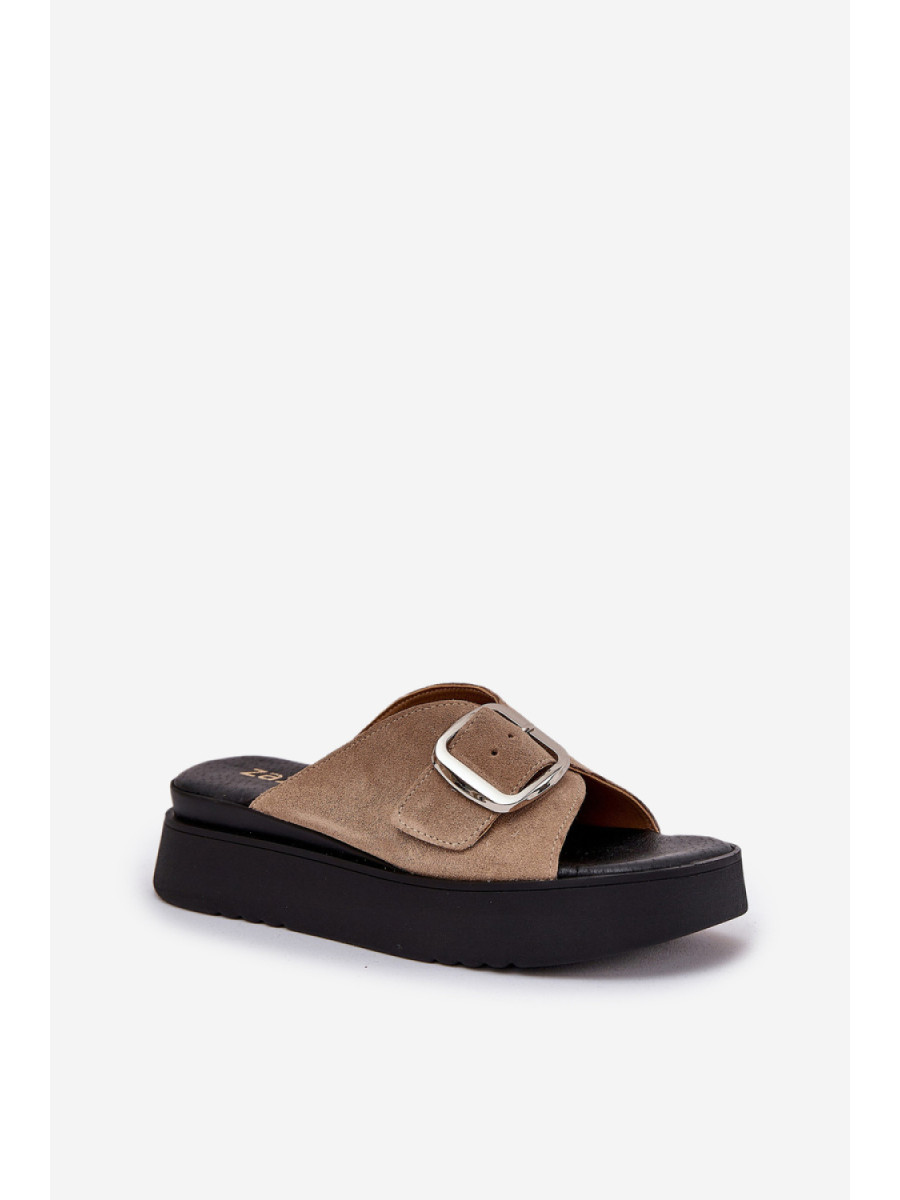 Clacquettes model 211968 Step in style