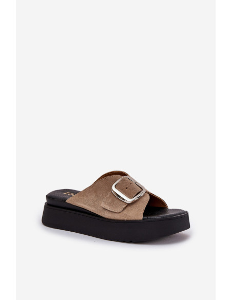 Clacquettes model 211968 Step in style