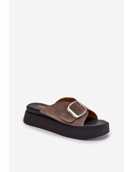 Clacquettes model 211969 Step in style