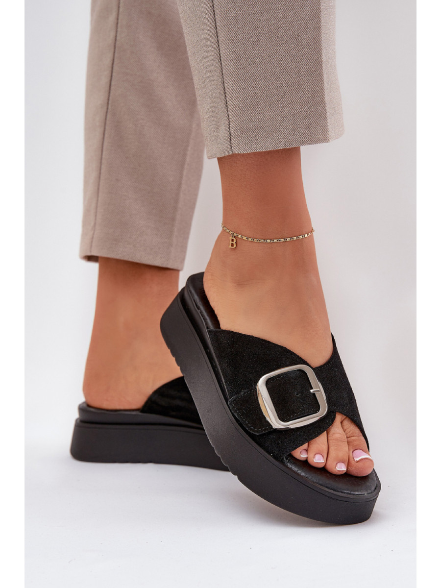 Clacquettes model 211970 Step in style
