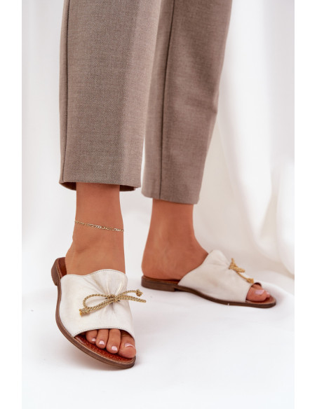 Clacquettes model 211972 Step in style