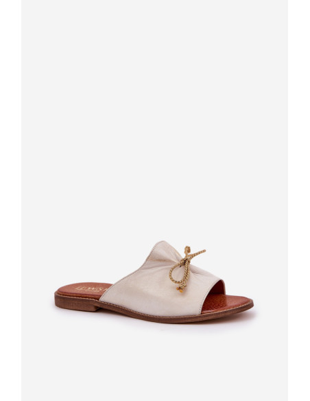 Clacquettes model 211972 Step in style