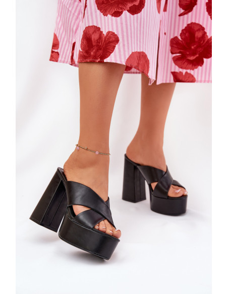 Clacquettes model 211957 Step in style