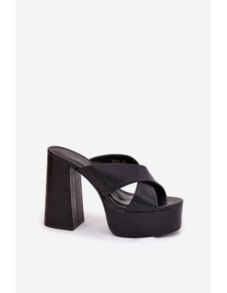 Clacquettes model 211957 Step in style