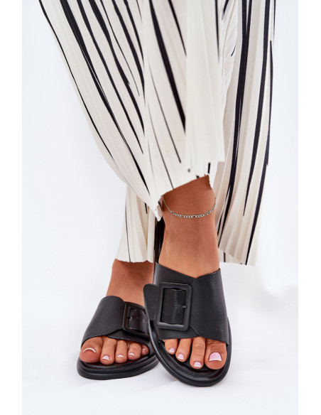 Clacquettes model 211958 Step in style