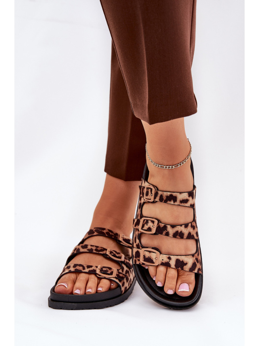 Clacquettes model 212147 Step in style