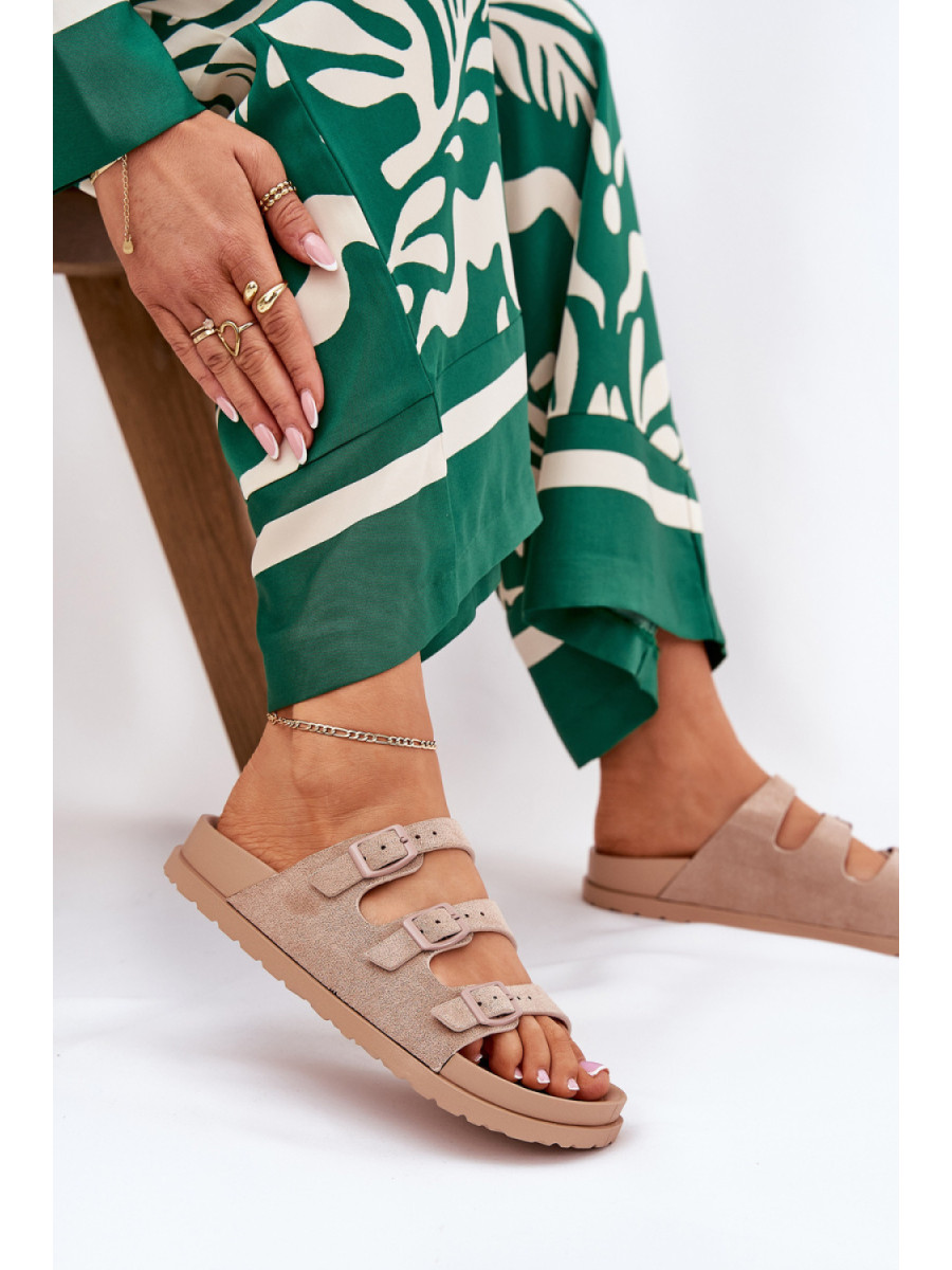 Clacquettes model 212148 Step in style