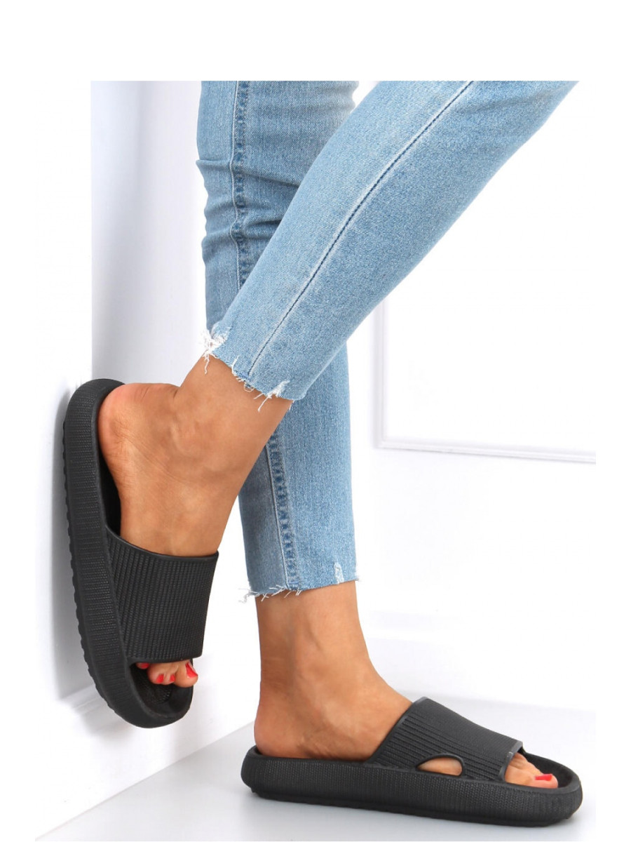 Clacquettes model 162812 Inello