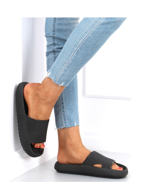 Clacquettes model 162812 Inello