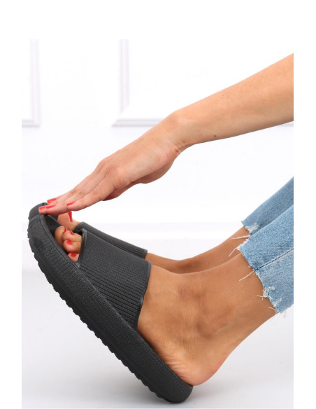 Clacquettes model 162812 Inello