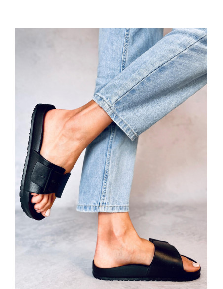 Clacquettes model 180567 Inello