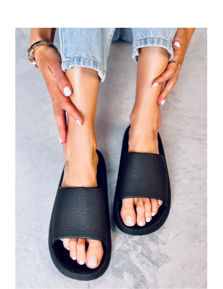 Clacquettes model 180433 Inello