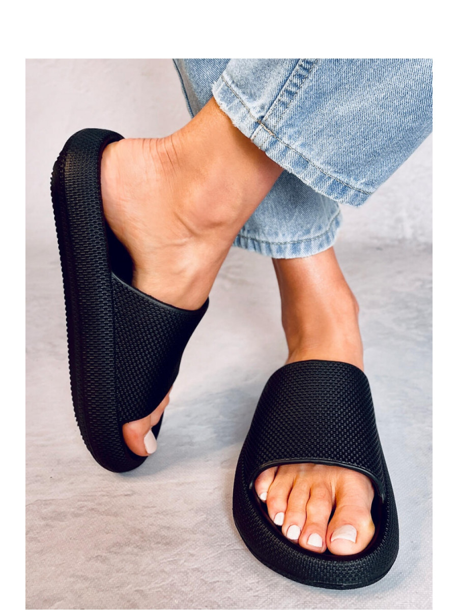 Clacquettes model 180433 Inello