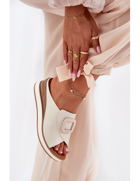 Clacquettes model 212350 Step in style