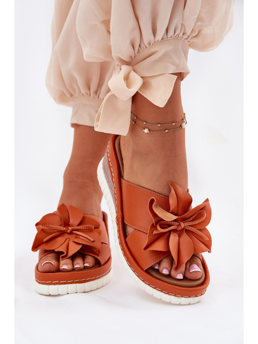 Clacquettes model 212351 Step in style